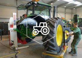 Agricultural Vehicle Lifting